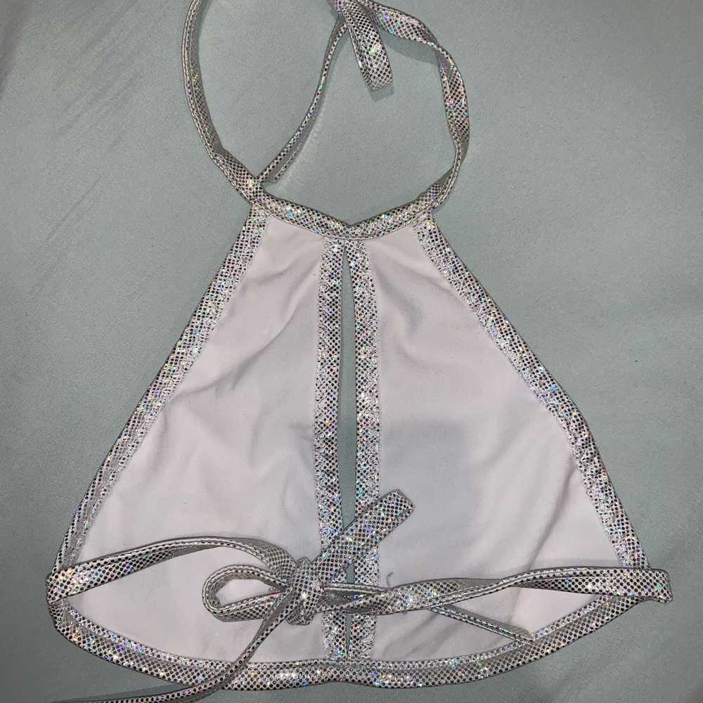 Holographic Silver/White Rave Keyhole Top - Picture 3 of 3